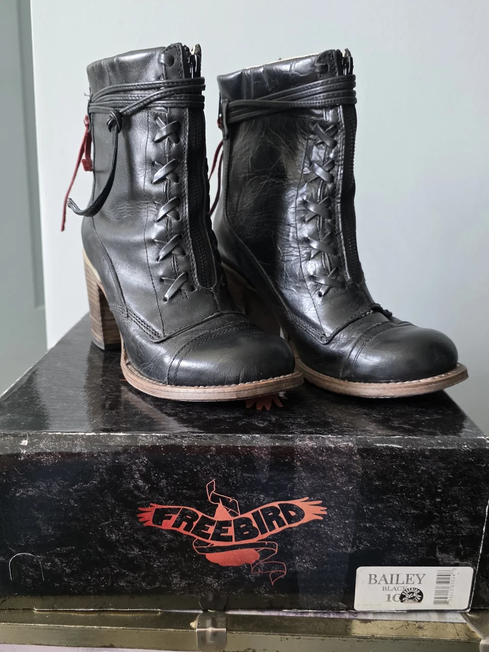 Freebird Bailey Black Leather Lace Up Ankle Boots Block Heel Women Size 10 Box